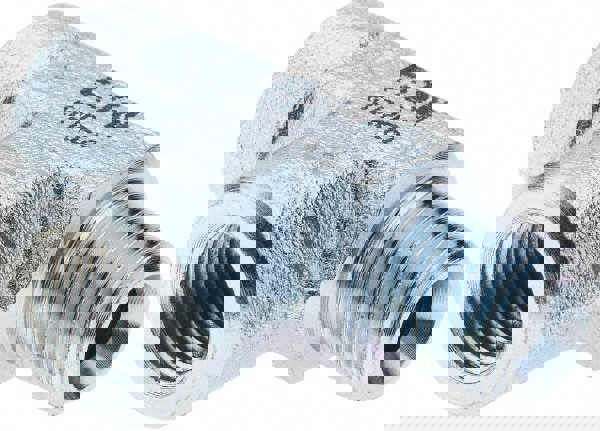 Industrial Pipe Tee: 1/8 x 1/8